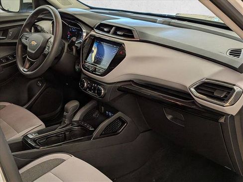 Used 2021 Chevrolet TrailBlazer LT w/ Sun and Liftgate Package FWD image 24