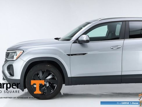Used 2024 Volkswagen Atlas Cross Sport SE AWD/4WD image 3
