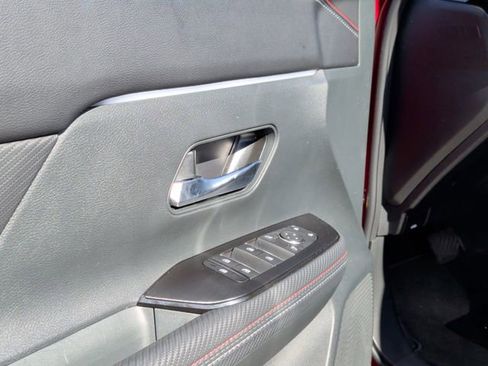 Used 2025 Nissan Kicks SR w/ SR Premium Package FWD image 11