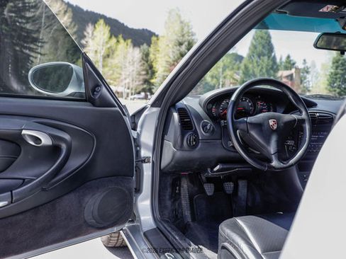 Used 2001 Porsche 911 Carrera 4 AWD/4WD image 36