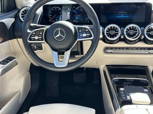 Used 2022 Mercedes-Benz GLB 250 4MATIC image 25