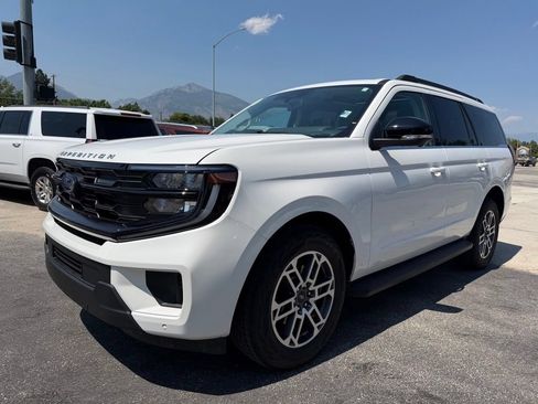 Used 2026 Ford Expedition Active AWD/4WD image 1