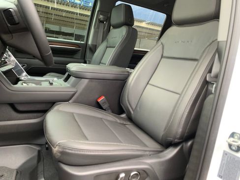 Used 2024 GMC Sierra 3500 Denali w/ Denali Reserve Package AWD/4WD image 30