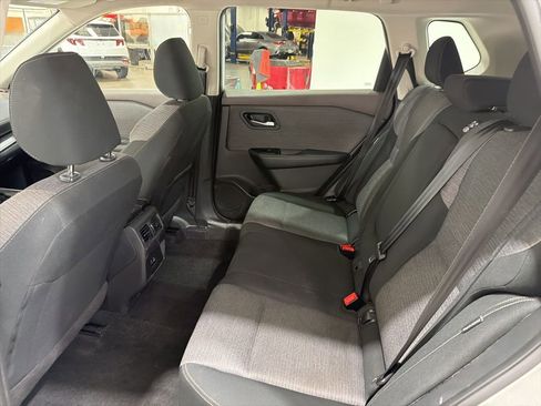 Used 2023 Nissan Rogue SV image 24