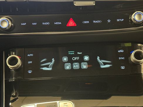 New 2026 Genesis GV70 2.5T AWD/4WD image 21