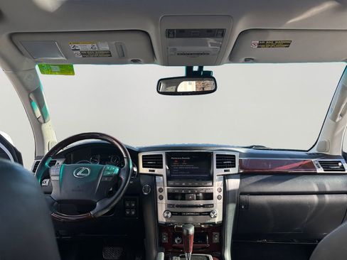 Used 2015 Lexus LX 570 4WD w/ Luxury Package image 10