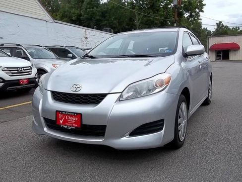 Used 2010 Toyota Matrix FWD image 1
