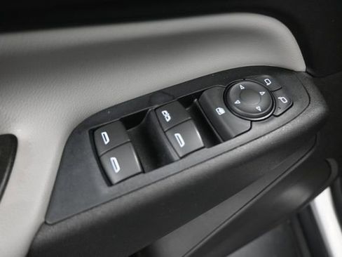 Used 2018 Chevrolet Equinox LS w/ LPO, Cargo Package FWD image 13