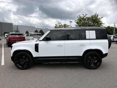 New 2026 Land Rover Defender 110 X-Dynamic SE AWD/4WD image 2