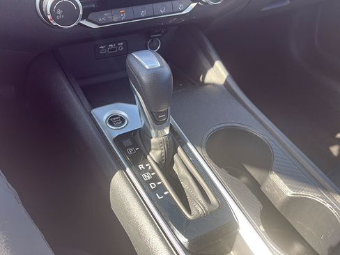 Used 2025 Nissan Altima 2.5 SV FWD image 12