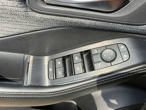 Used 2023 Nissan Rogue SV AWD/4WD image 28
