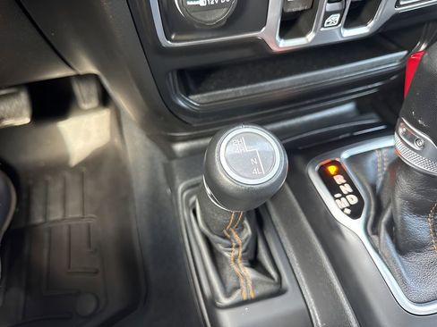 Used 2022 Jeep Gladiator Overland image 22