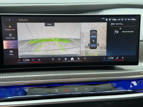 Used 2024 BMW i7 eDrive50 w/ M Sport Package RWD image 35