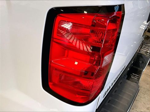 Used 2018 Chevrolet Silverado 1500 LT image 35