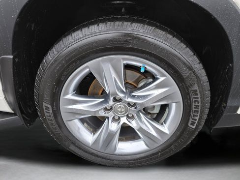 Used 2014 Toyota Highlander Limited Platinum AWD/4WD image 33
