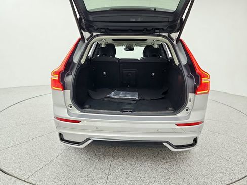 Certified 2025 Volvo XC60 B5 Plus AWD/4WD image 19