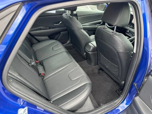 Used 2023 Hyundai Elantra Limited FWD image 11