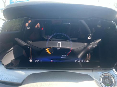 Used 2025 Chevrolet Trax LT w/ LT Convenience Package FWD image 19