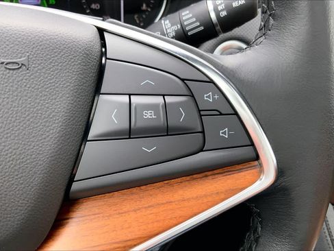 Used 2020 Cadillac XT5 Premium Luxury w/ LPO, Floor Liner Package AWD/4WD image 25
