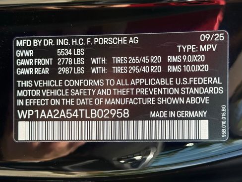 Used 2026 Porsche Macan image 37