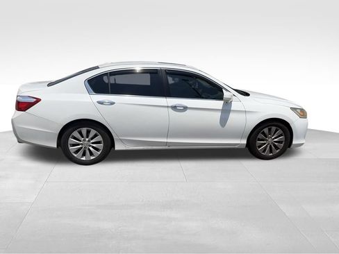Used 2015 Honda Accord Touring image 10