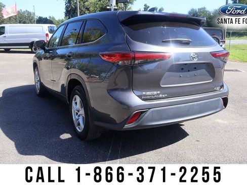 Used 2023 Toyota Highlander Platinum image 4
