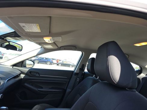 Used 2024 Nissan Altima 2.5 S image 14