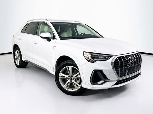 Used 2023 Audi Q3 2.0T Premium Plus w/ Premium Plus Package AWD/4WD image 1