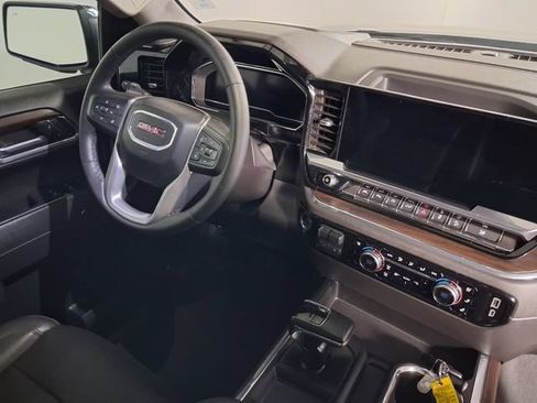 Certified 2024 GMC Sierra 1500 SLT w/ SLT Premium Plus Package AWD/4WD image 17