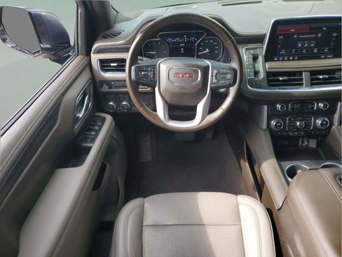 Used 2021 GMC Yukon SLT w/ SLT Premium Package image 13