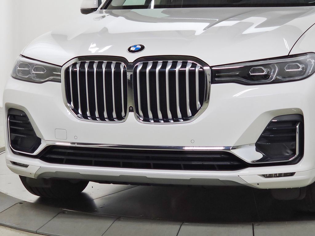 Used 2022 BMW X7 xDrive40i w/ Premium Package AWD/4WD image 3