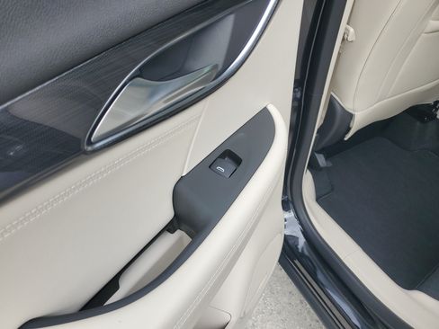 Used 2021 Buick Envision Essence FWD image 15