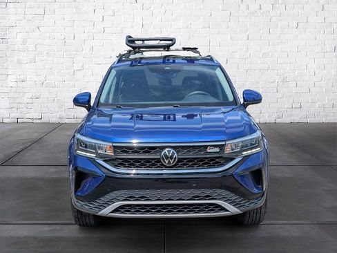 Used 2023 Volkswagen Taos SE w/ Panoramic Sunroof Package AWD/4WD image 3