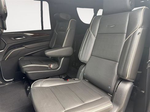 Used 2021 Cadillac Escalade ESV Premium Luxury AWD/4WD image 15