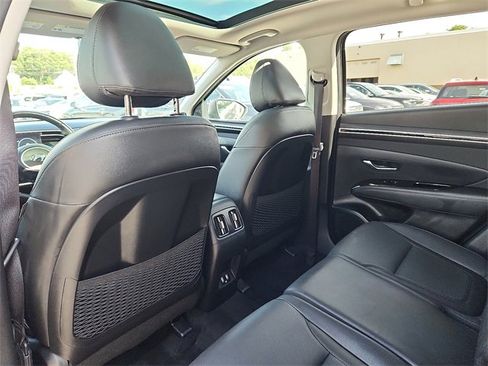Certified 2022 Hyundai Tucson Limited w/ Cargo Package image 23