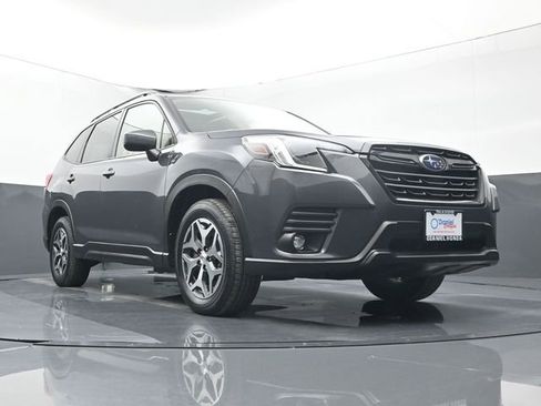 Used 2024 Subaru Forester Premium image 13