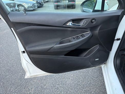 Used 2017 Chevrolet Cruze LT w/ Sun And Sound Package FWD image 23