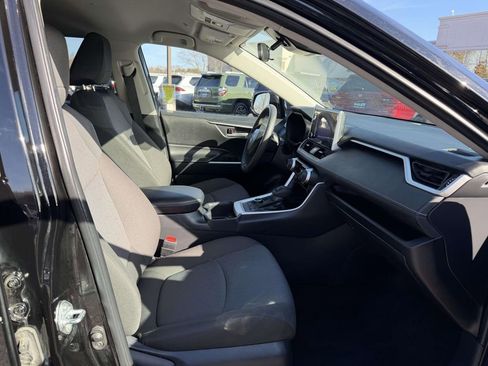 Used 2025 Toyota RAV4 XLE image 12