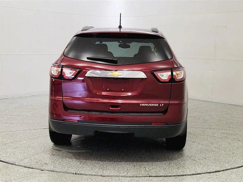 Used 2015 Chevrolet Traverse LT w/ Style and Technology Package FWD image 6