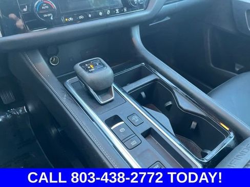 Used 2024 Nissan Pathfinder SL w/ SL Premium Package FWD image 29