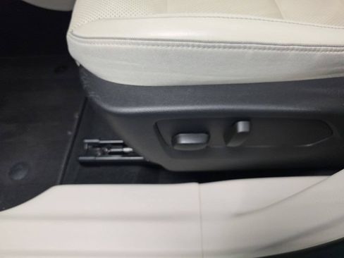 Certified 2022 Buick Envision Essence w/ Technology Package I FWD image 25