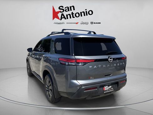 Used 2024 Nissan Pathfinder SV FWD image 6