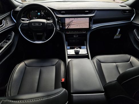 New 2026 Jeep Grand Cherokee L Limited RWD image 9