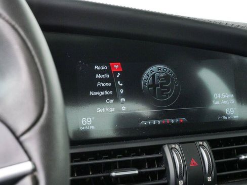 Used 2018 Alfa Romeo Giulia Ti Sport w/ Quick Order Package 22S Sport AWD/4WD image 4