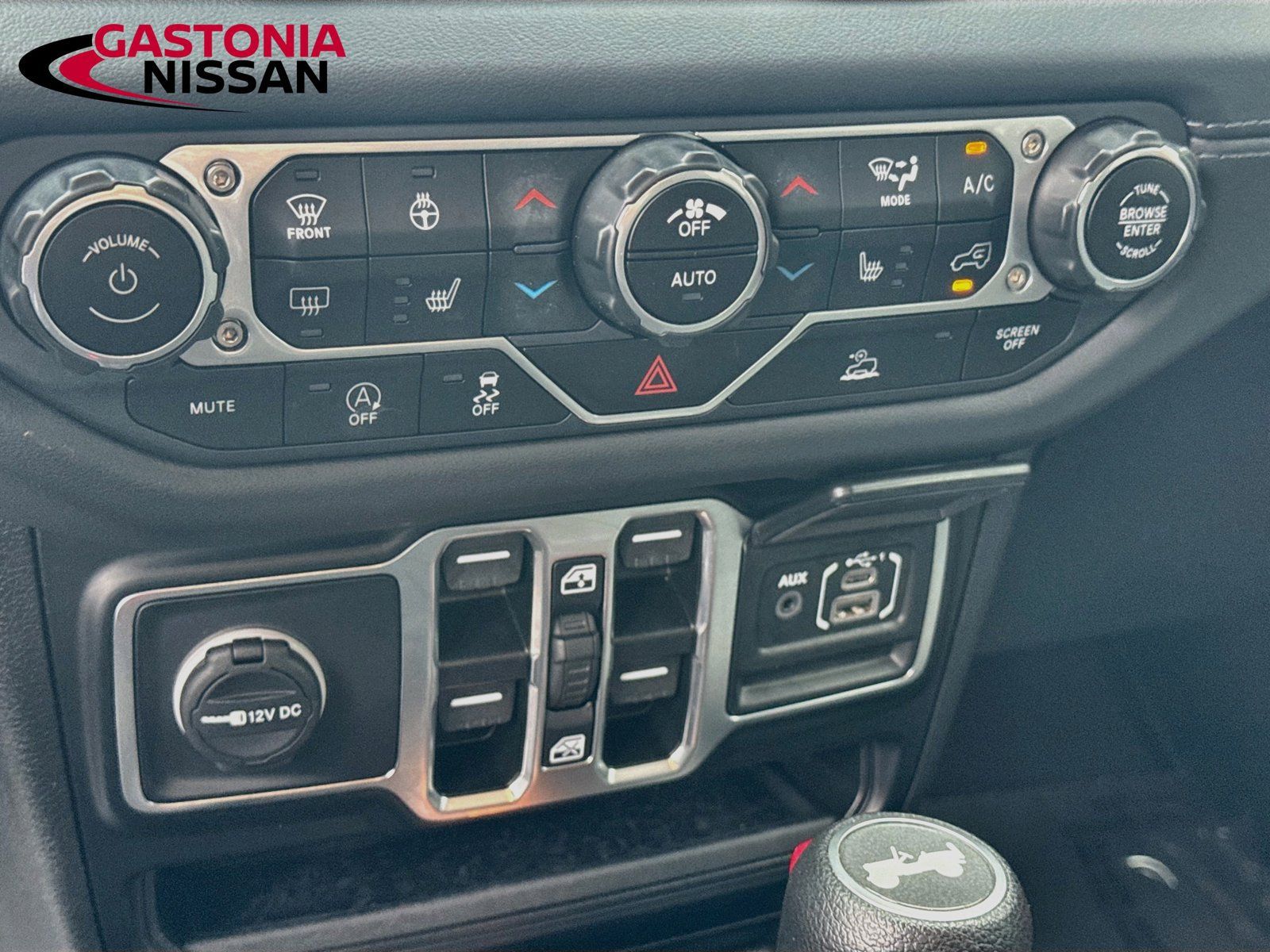 Used 2025 Jeep Wrangler Unlimited Sahara AWD/4WD image 19