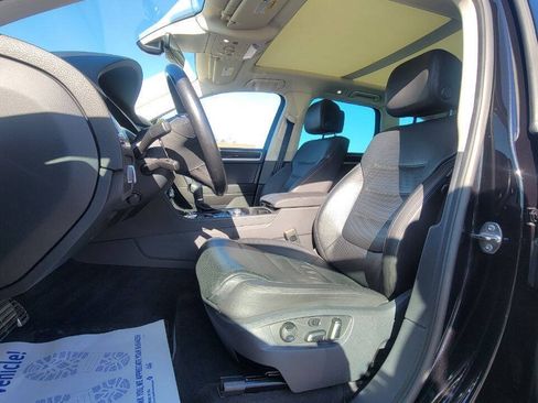 Used 2017 Volkswagen Touareg Executive AWD/4WD image 14