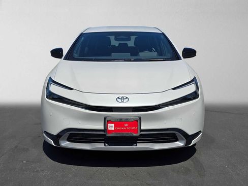 Certified 2026 Toyota Prius XLE FWD image 8