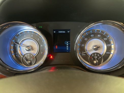 Used 2012 Chrysler 300 Limited image 17