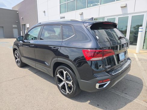 Certified 2023 Volkswagen Taos SEL AWD/4WD image 11