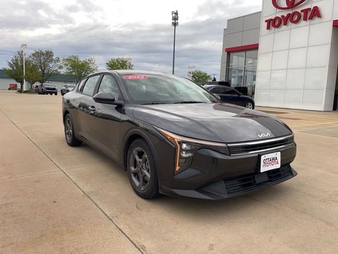 Used 2025 Kia K4 FWD image 1